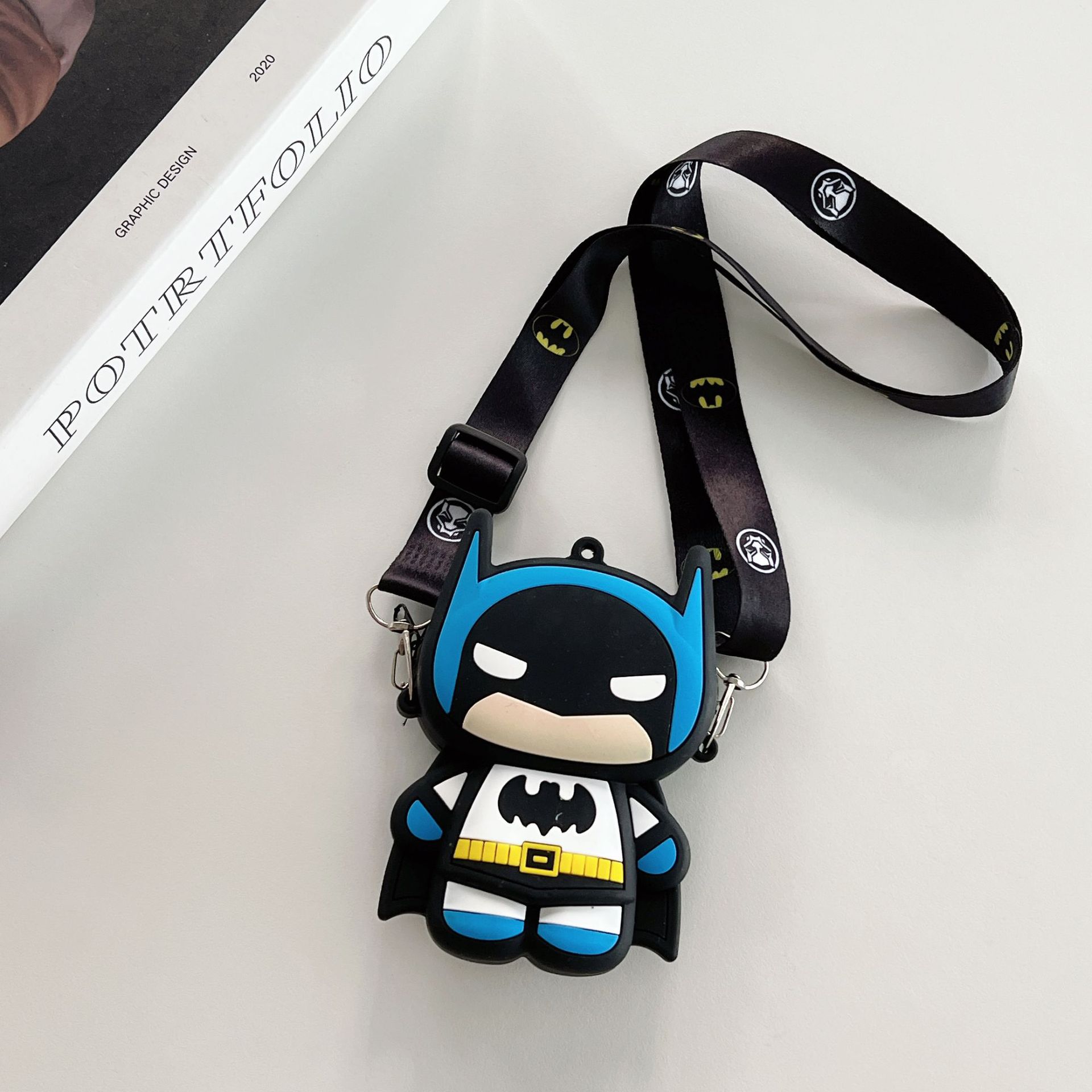 قیمت و خرید کیف سیلیکونی کوچک بتمن