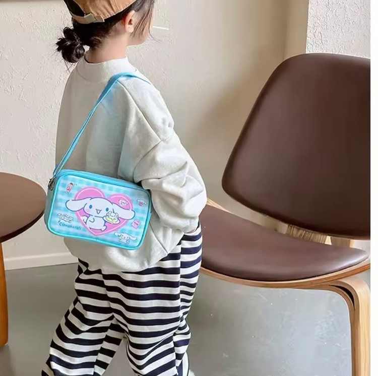 کیف چرم دوشی بچگانه کرومی و دوستان