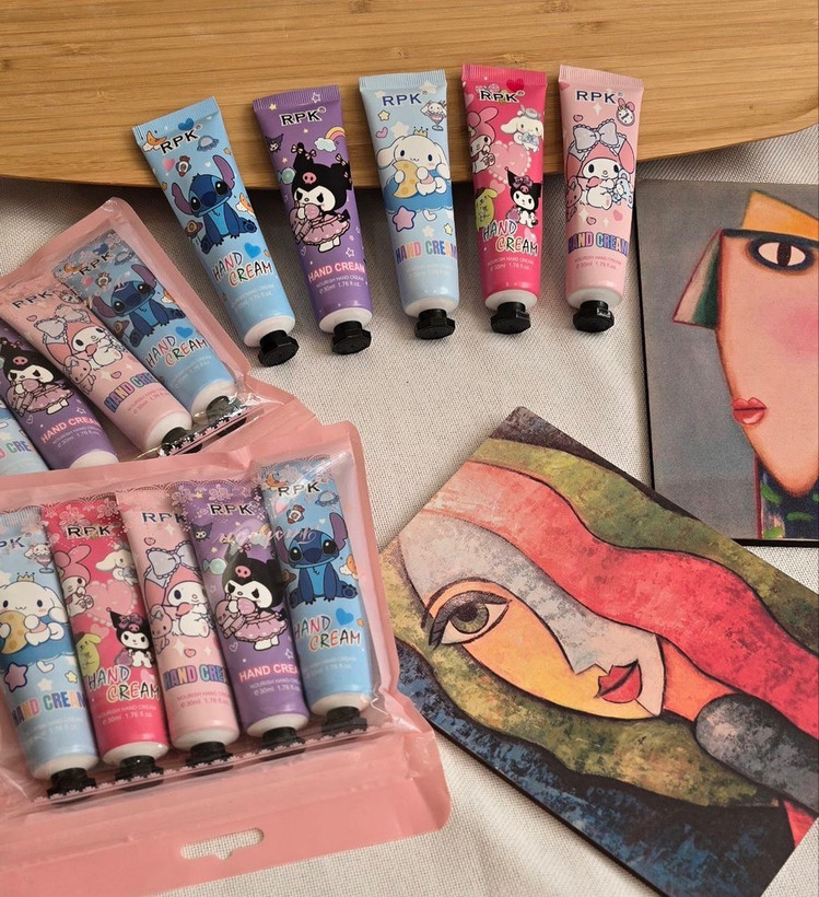 کرم مرطوب کننده دست وارداتی طرح کرومی