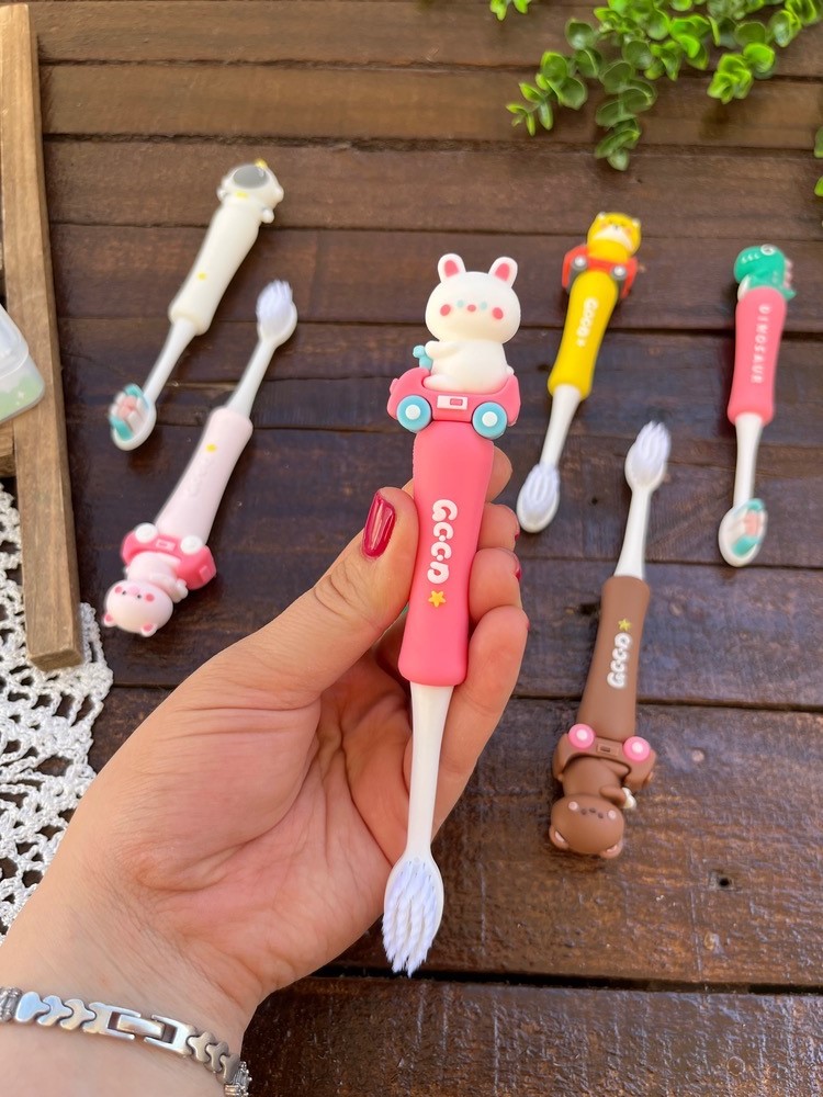 قیمت و خرید اینترنتی مسواک بچگانه طرح حیوانات