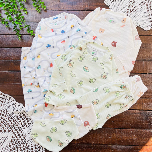 قیمت و خرید اینترنتی ست بلوز و شلوار و پیشبند نوزادی