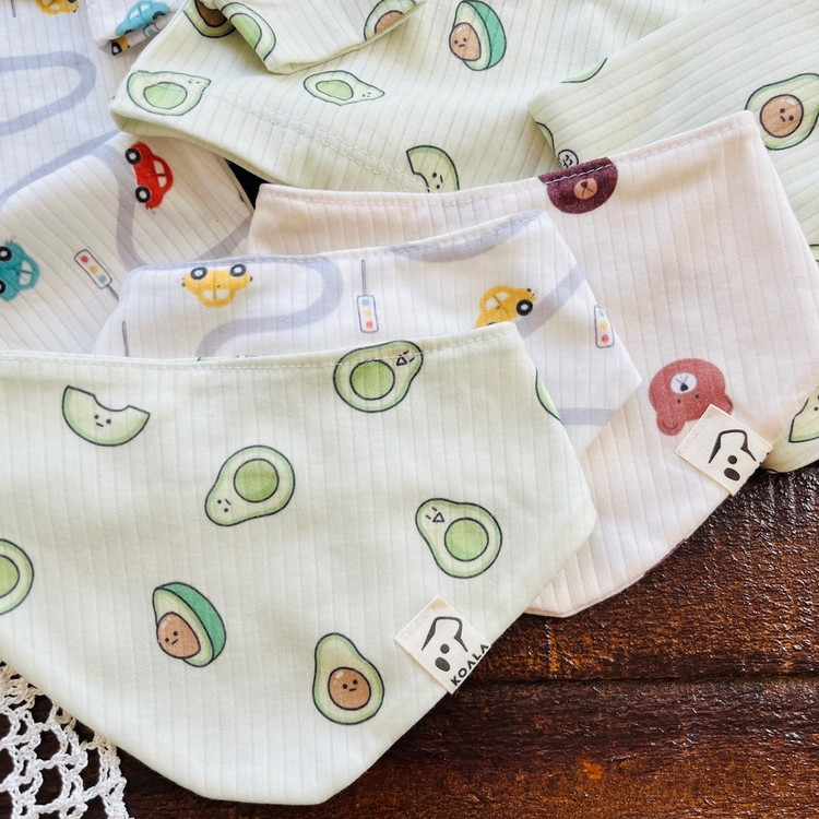 قیمت و خرید اینترنتی ست بلوز و شلوار و پیشبند نوزادی پک دار