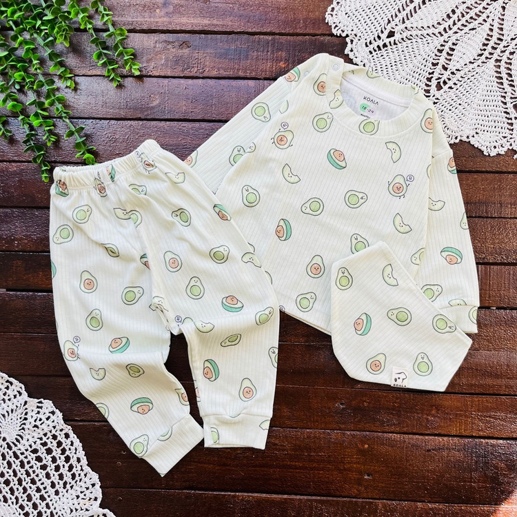 قیمت و خرید اینترنتی ست بلوز و شلوار و پیشبند بچگانه