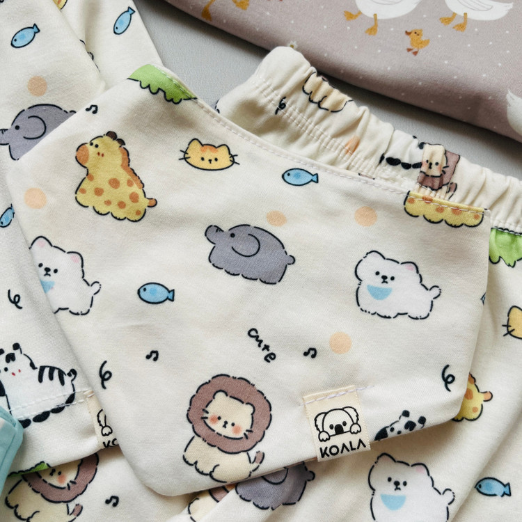 ست بلوز و شلوار و پیشبند طرحدار