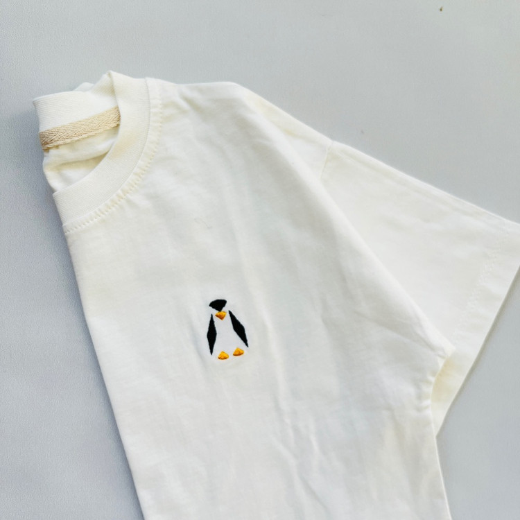 تیشرت سفید عیدانه