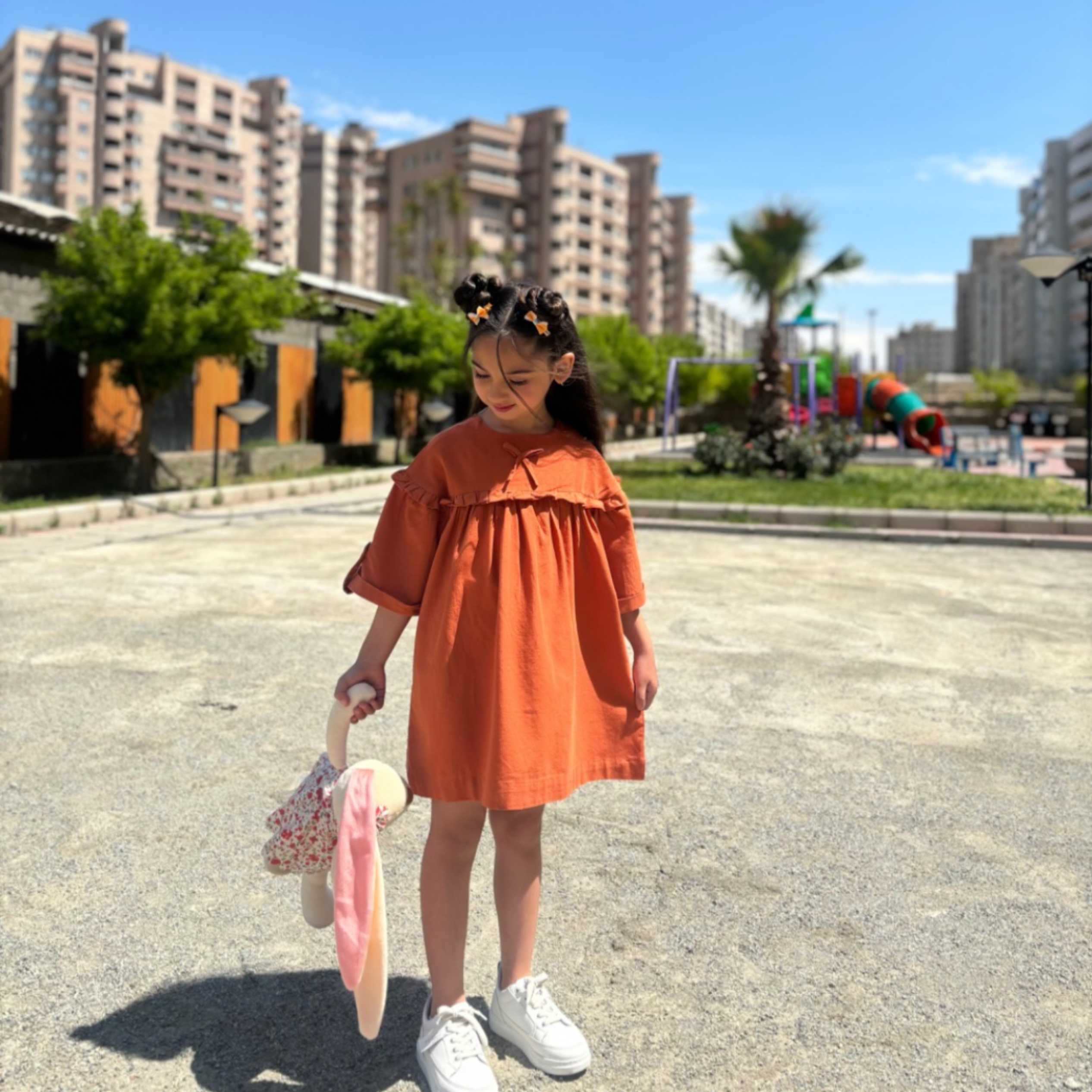 پیراهن لینن چین دار دخترونه رنگی روژان کد ۱۰۷۹